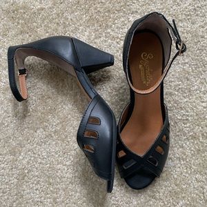 Seychelle’s Heritage Black Kitten Heel